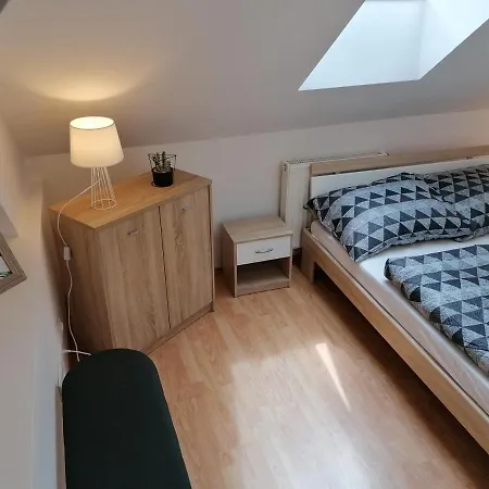 Joe Apartment *